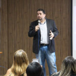 Fábio Azevedo ministra palestra sobre liderança para empresários da Fecomércio