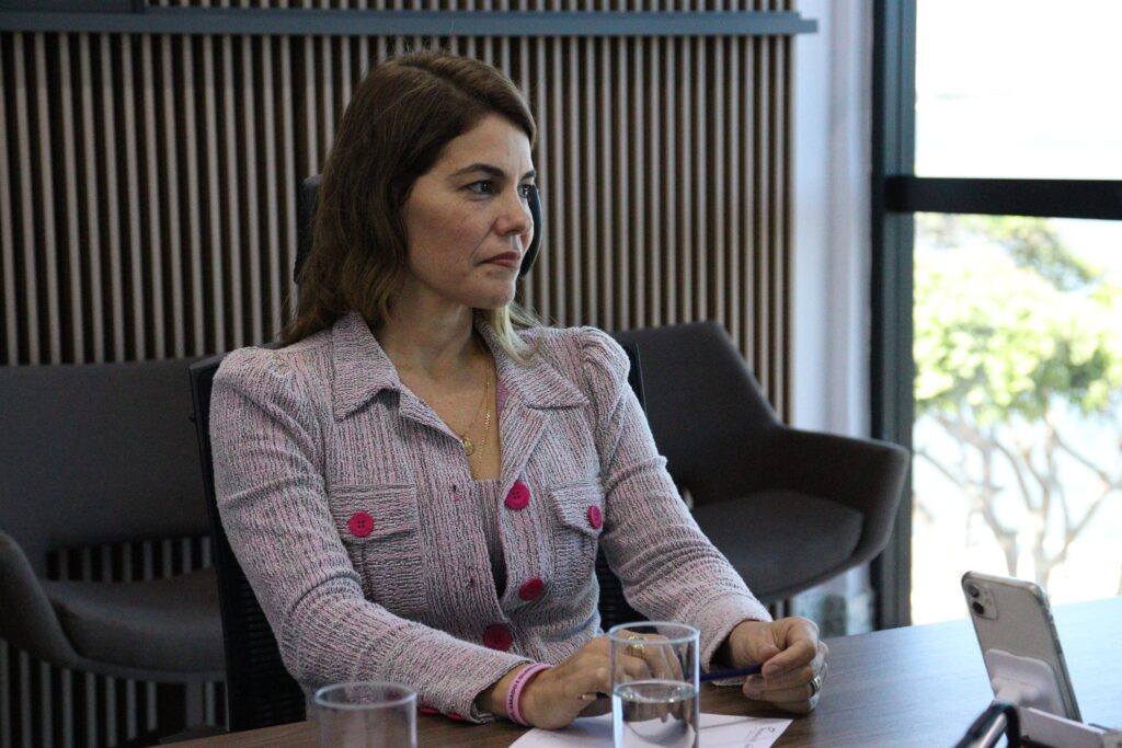 "A melhor ação social que podemos promover é educar, qualificar e criar os meios de gerar mais empregos para nosso povo", destacou a secretária Érica Mitidieri