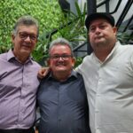 Sistema Fecomércio homenageia Laércio Oliveira com o livro em cordel