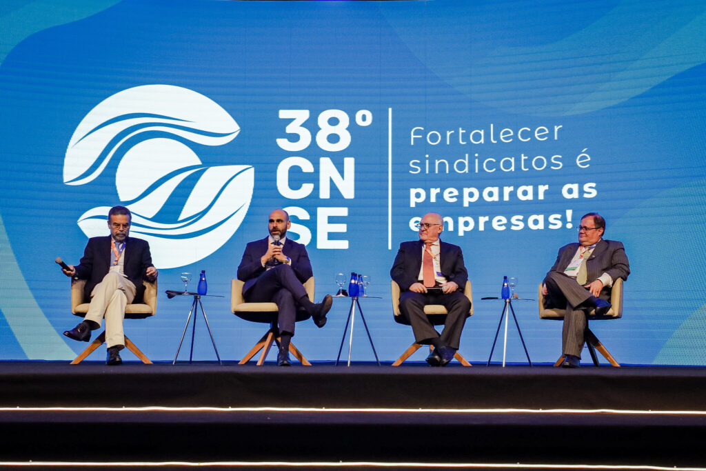 Economia e Direito Empresarial são discutidos no CNSE. 