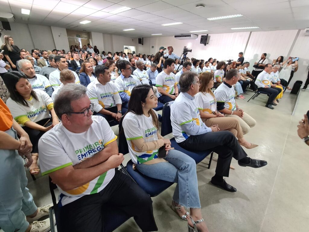 Fecomércio participa do lançamento do Programa Primeiro Emprego. Esta segunda aula inaugural do programa primeiro emprego ocorreu no auditório do Senac-SE.