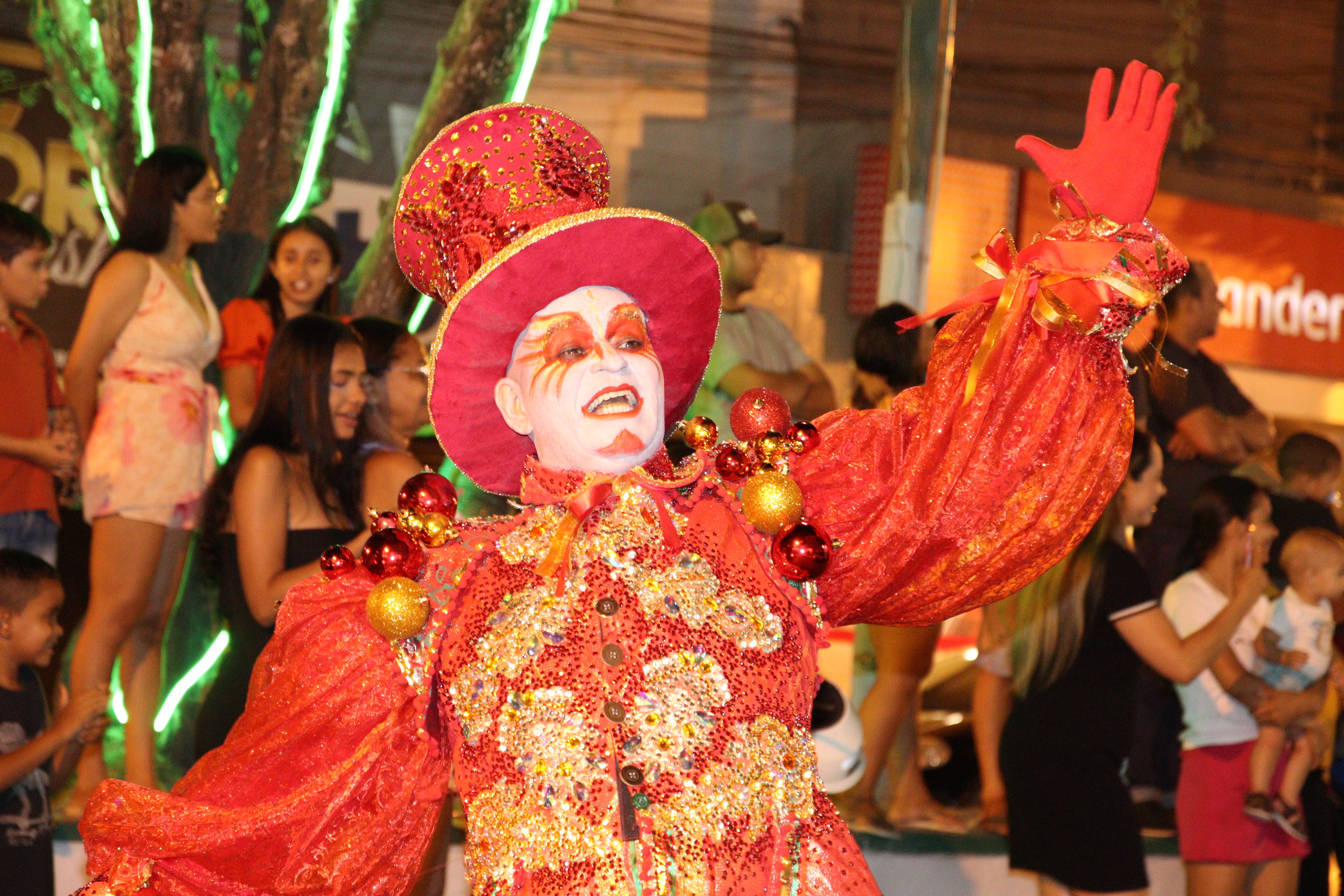 Todas as cidades do Natal Iluminado já estão brilhando.