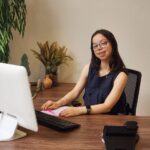 Fecomércio-SE conhece projeto de inclusão de pessoas com deficiência desenvolvido por Júlia Carvalho